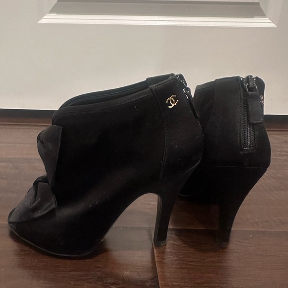 CHANEL Black bootie boots with bows | Excellent condition - like New! - Picture 12 of 14